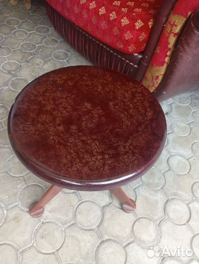 Стул для пианино винтовой