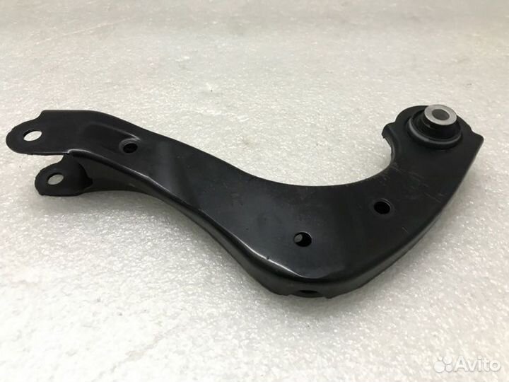 Рычаг поперечный верх задний правый Toyota Camry