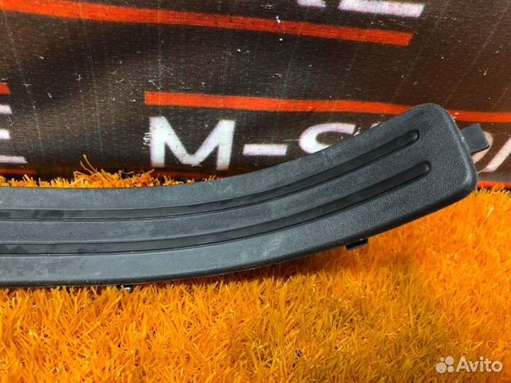 Накладка на порог салона задняя правая Volkswagen