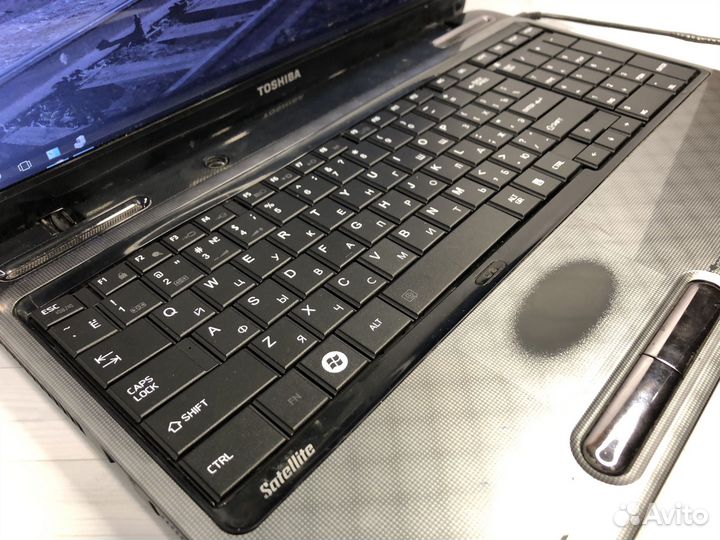 Бюджетный ноутбук Toshiba 2 видеокарты