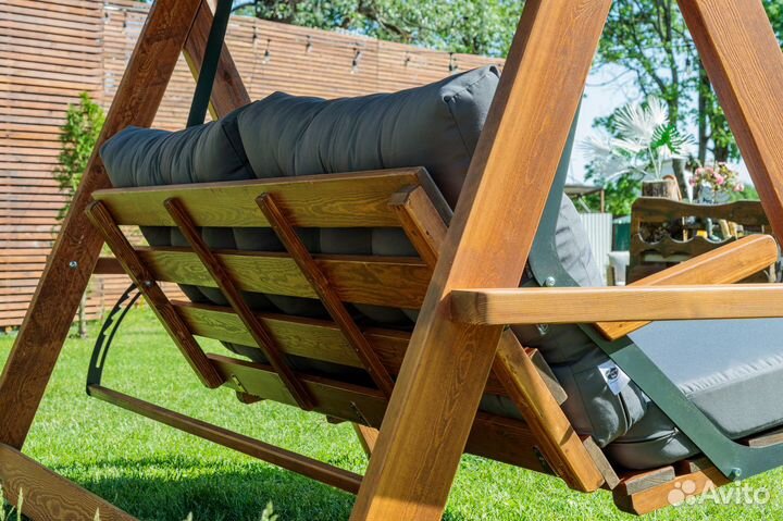 Премиальные качели Lyon с серыми подушками