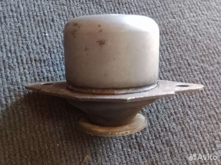 Подушка двигателя Фольксваген Пассат б3