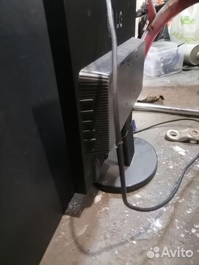 Системный блок с монитором