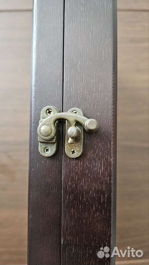 Настенная ключница с часами и подковой