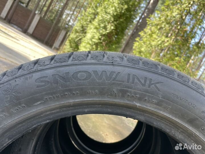 Triangle Snowlink TWT02 235/50 R19 103H