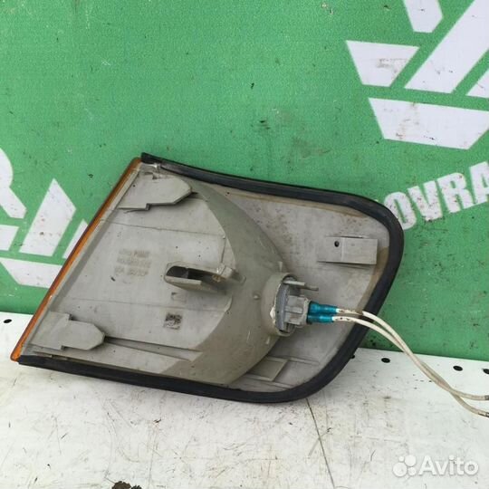 Указатель поворота правый желтый Ауди 100 С4