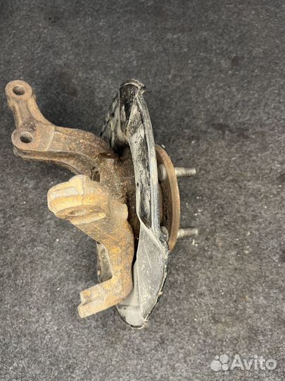 Поворотный кулак правый Honda cr-z