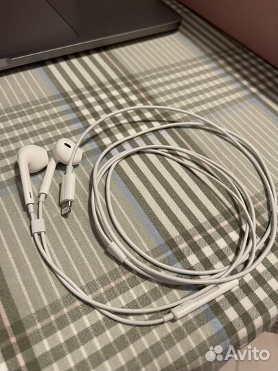 Наушники apple airpods lightning