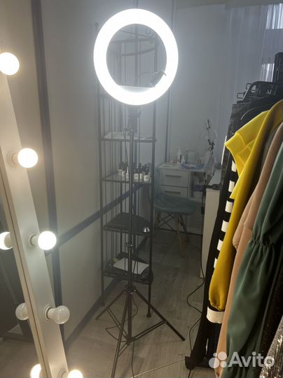 Кольцевая лампа со штативом