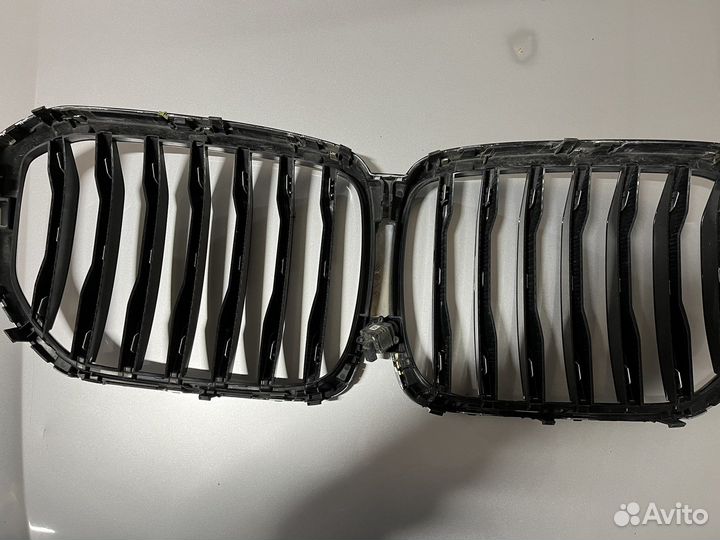 Решетка радиатора (под камеру) bmw 20240006541