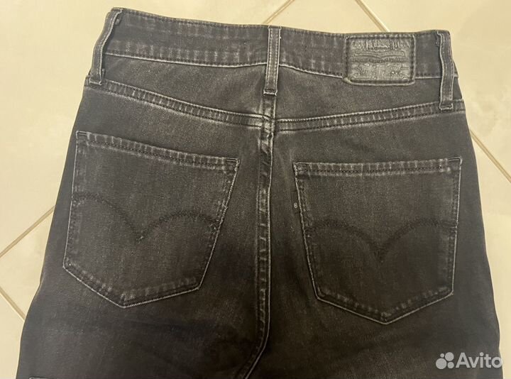 Джинсы женские черные Levis 721 high rise skinny