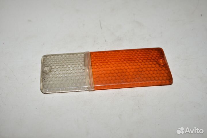 Стекло подфарника ваз 2106 правый(белое+желтое)