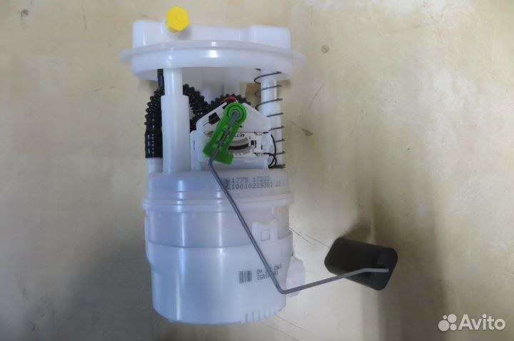 Renault 172027786R насос топливный