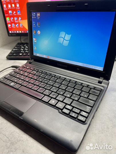 Четырехядерный нетбук «Samsung« (2 Gb оператива)