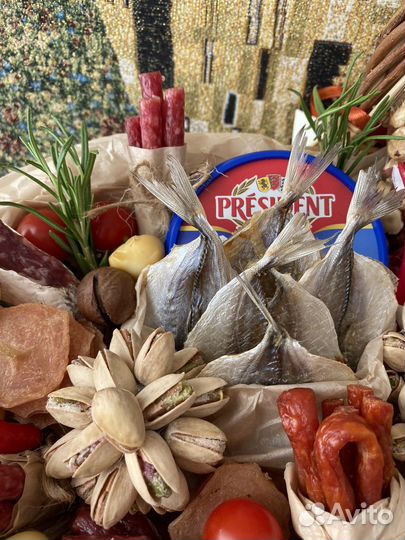 Подарочная съедобная корзина