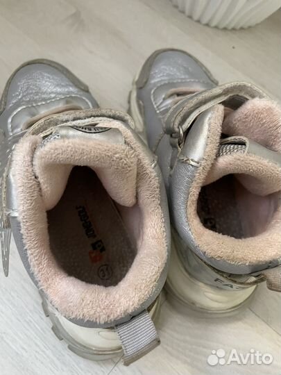 Кроссовки для девочки