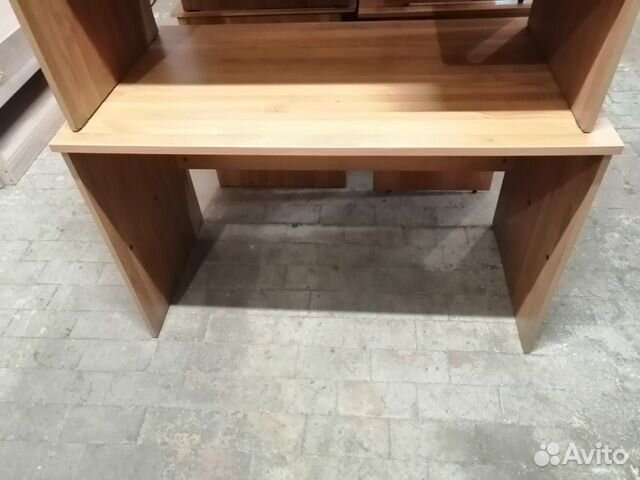 Офисный / компьютерный стол