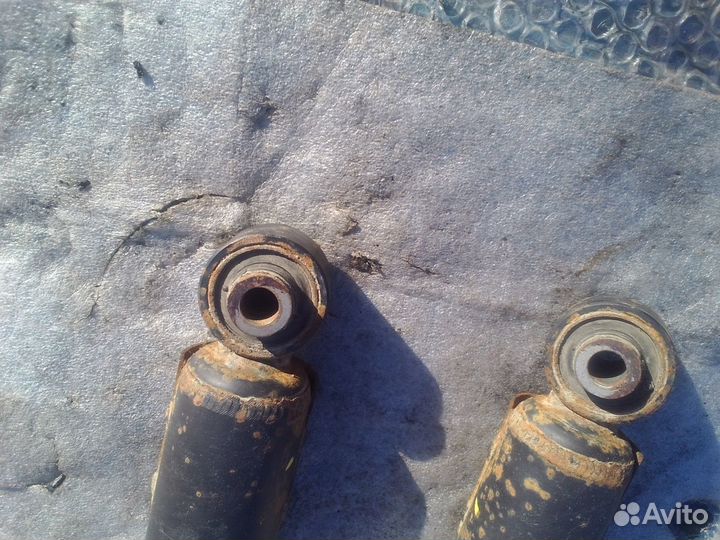 Амортизатор Подвески Задней Lexus NX200