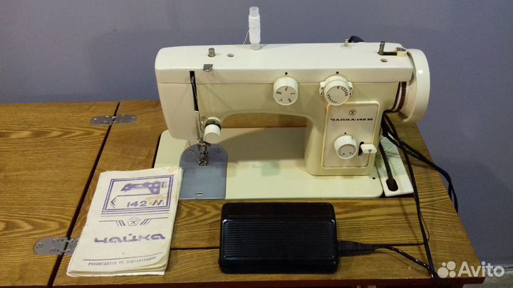 Швейная машина Чайка 142 М