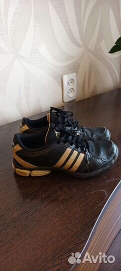 Кроссовки adidas