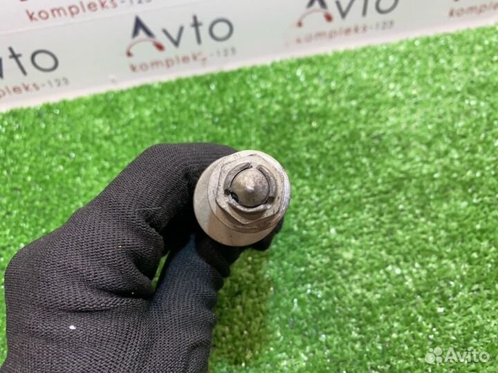 Болт развальный задний Mercedes-Benz E-Class W212