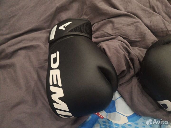 Боксерские перчатки