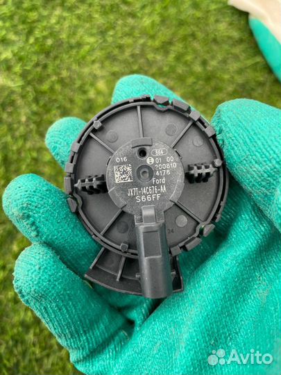 Датчик удара в двери передней правой Ford Escape 4