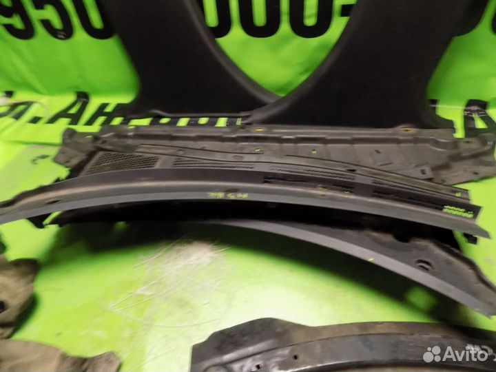 Жабо накладка пластик дворников Mazda 3 BK