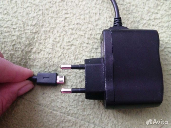 Зарядное устройство для телефона. Микро USB