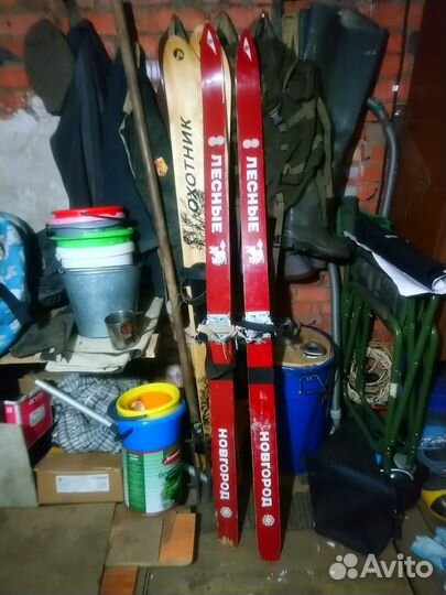 Лыжи,сапоги,стул,рюкзак охотничьи.насос
