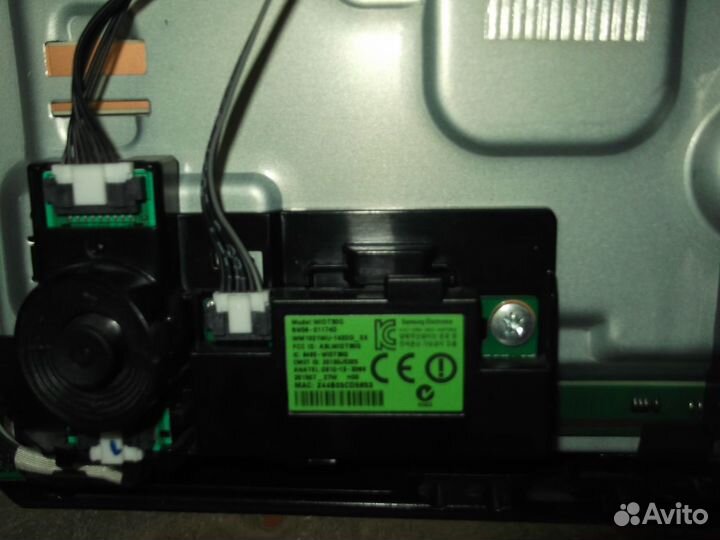 88. Телевизор samsung UE55J6200 / BN44-00704E