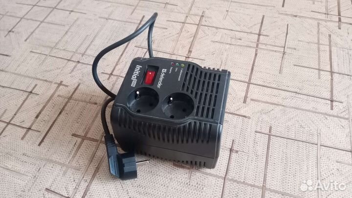 Стабилизатор напряжения Defender initial 600