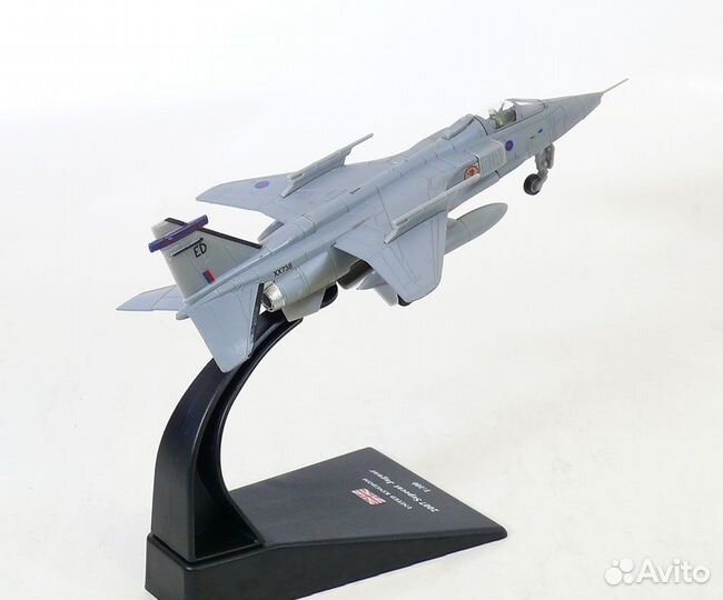 Модели самолетов 1-72, 1-100, В сборе, окрашены