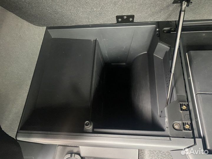 Ящик инструментальный правый Renault T