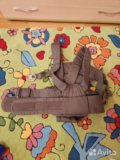 Рюкзак-переноска фирмы Tomy в идеальном состоянии