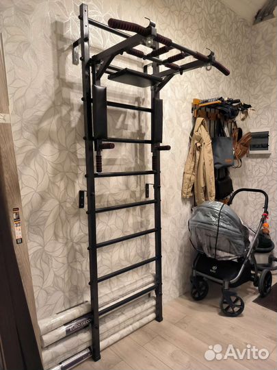 Шведская стенка с турником и брусьями