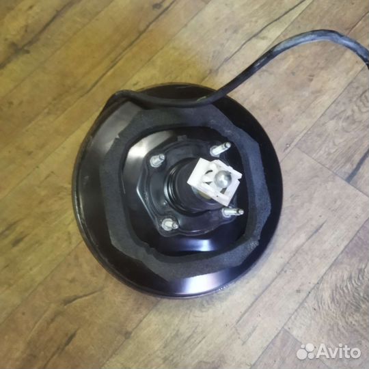 Вакуумный усилитель тормозов Peugeot 308