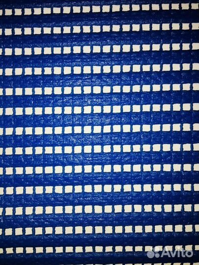 Противоскользящий коврик для ванны