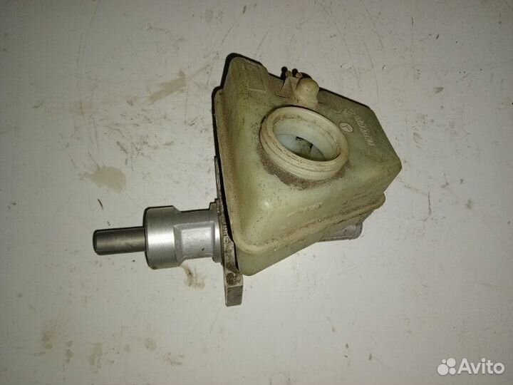 Главный тормозной цилиндр Mercedes-Benz E-Class