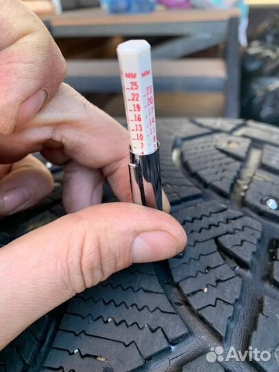 Continental Conti4x4IceContact 265/65 R17