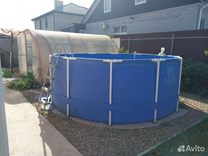 Бассейн+лестница