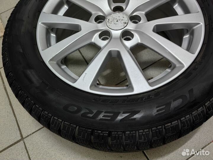 Pirelli Ice Zero 215/55 R16 97T