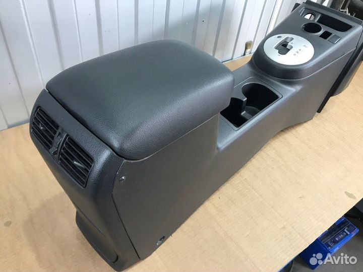 Подлокотник Ниссан Х-Трейл Т31 Nissan X-Trail T31