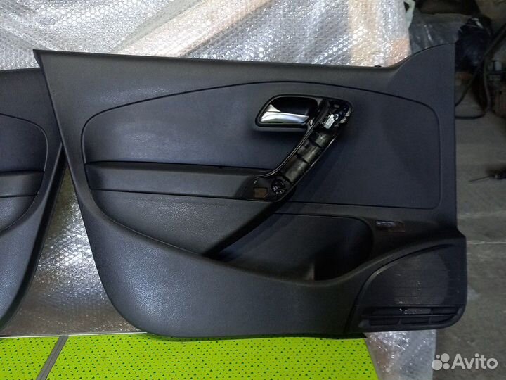 Обшивки дверей передние Volkswagen Polo