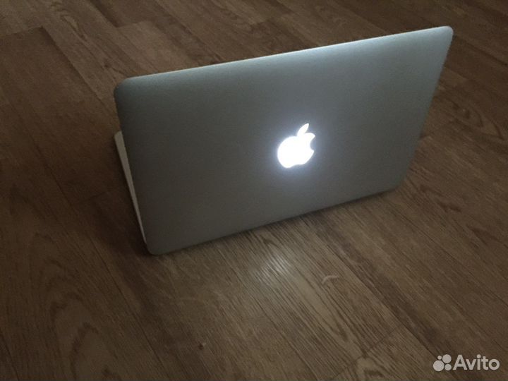 Ноутбук macbook air 11 2011