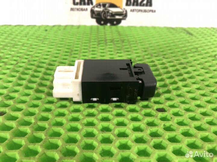 Кнопка обогрева лобового стекла