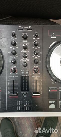 Pioneer ddj sb2 контроллер