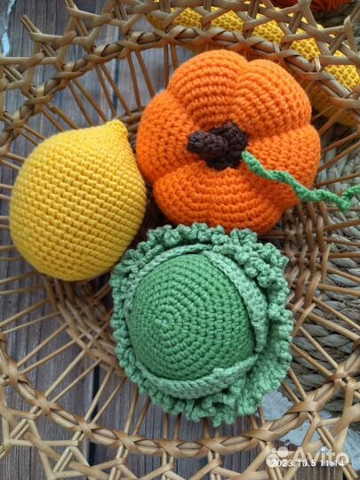 Овощи и фрукты вязаные