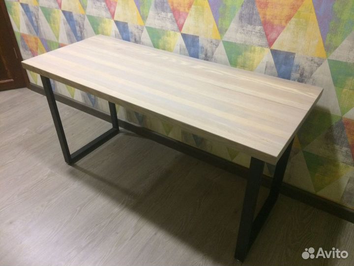 Стол в стиле Loft