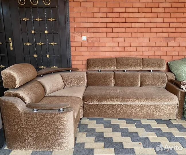 Угловой диван